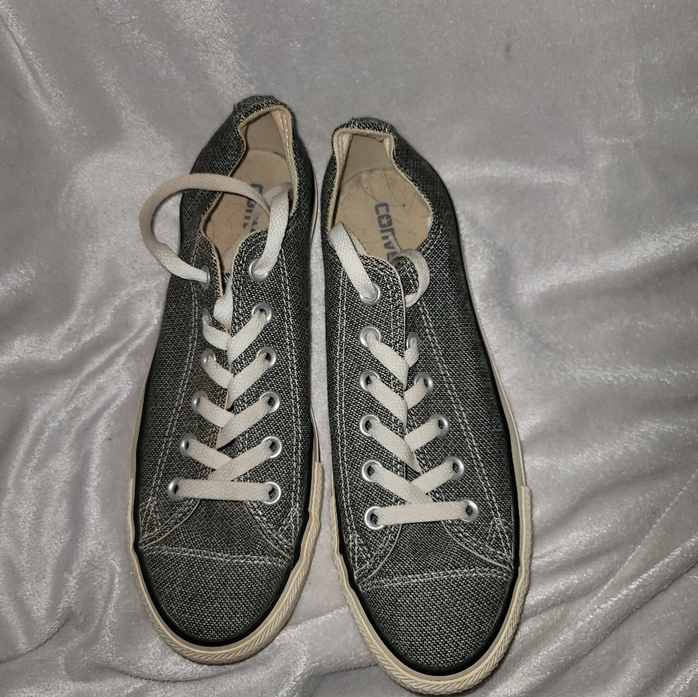 Women's shoes